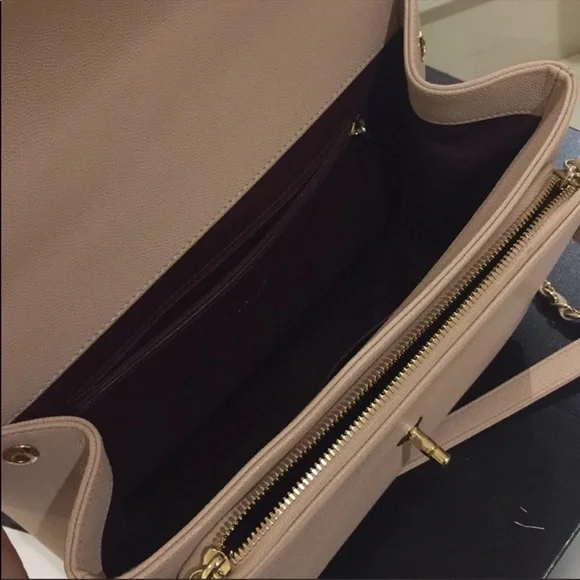 CHANEL Beige Quilted Bag with Gold Chain - Picture 6 of 8